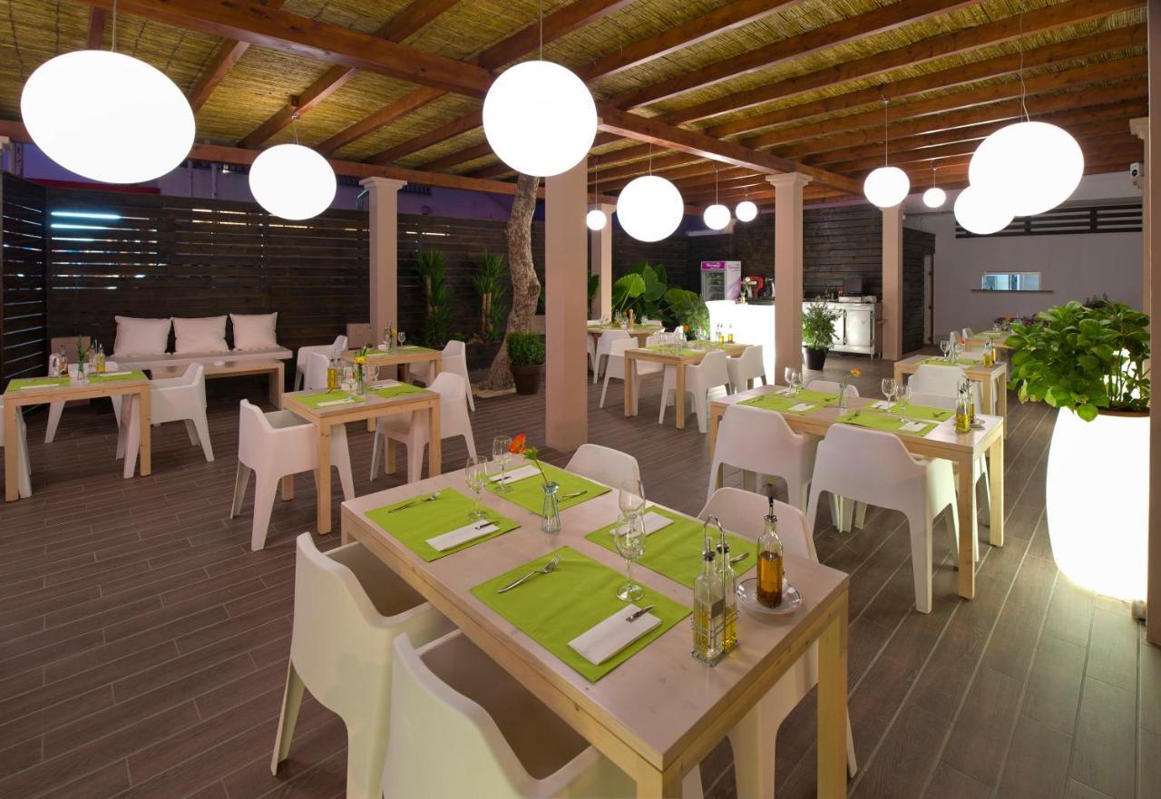 Marvell Club Hotel & Apartments San Antonio  Bagian luar foto