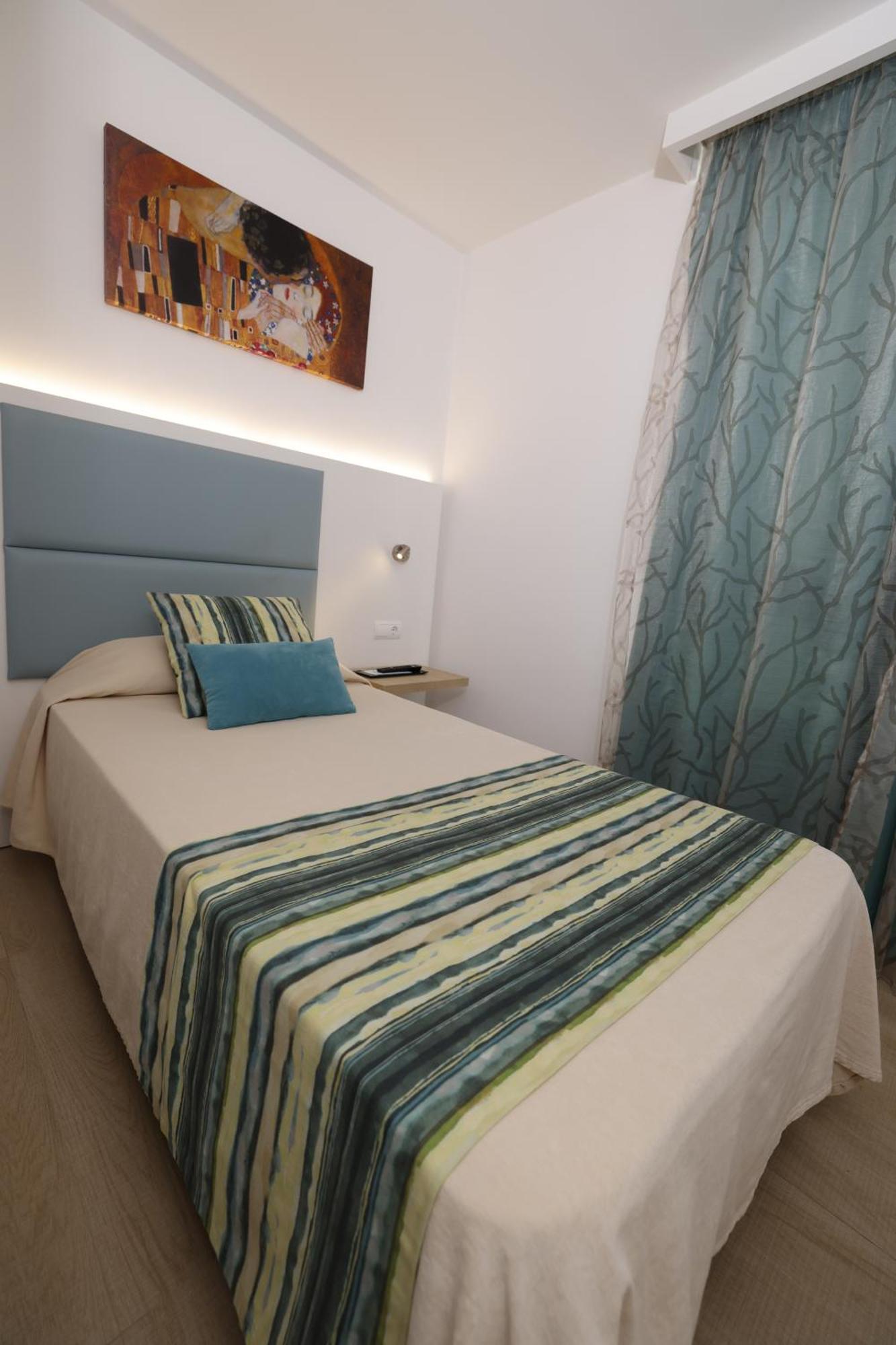 Marvell Club Hotel & Apartments San Antonio  Bagian luar foto