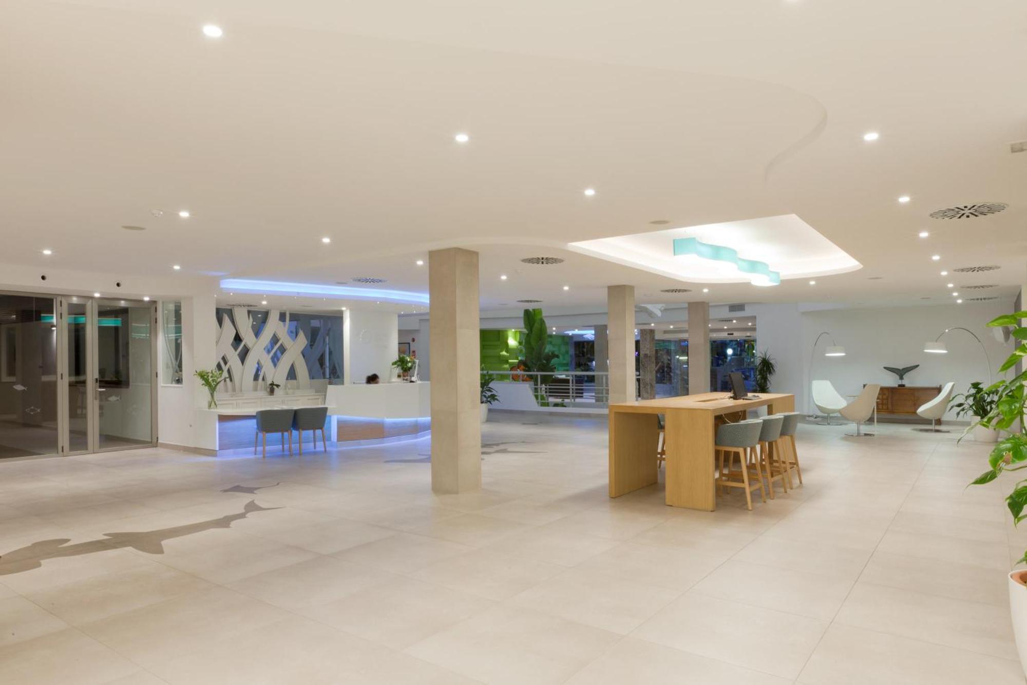 Marvell Club Hotel & Apartments San Antonio  Bagian luar foto