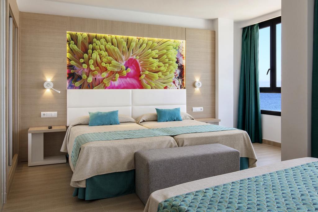 Marvell Club Hotel & Apartments San Antonio  Bagian luar foto